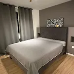 아파트 Layla's Free Parking *