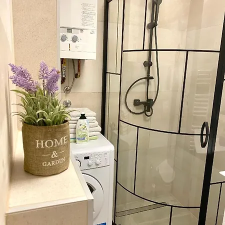 Layla's Free Parking *