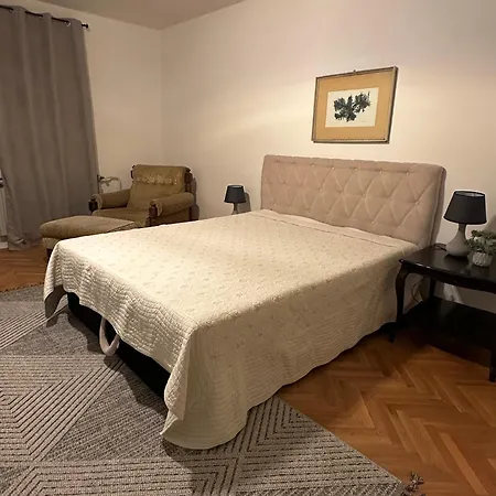 Layla's Free Parking *