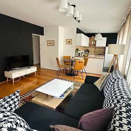 Layla's Free Parking *