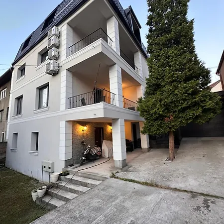Apartament Layla's Free Parking *