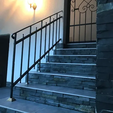 Layla's Free Parking Апартаменты Сараево