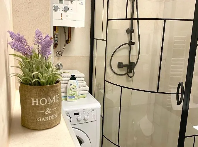 Layla's Free Parking *