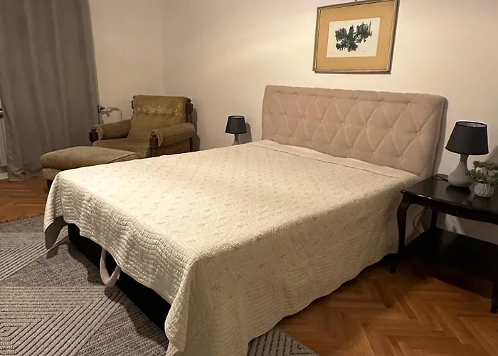 Layla's Free Parking *